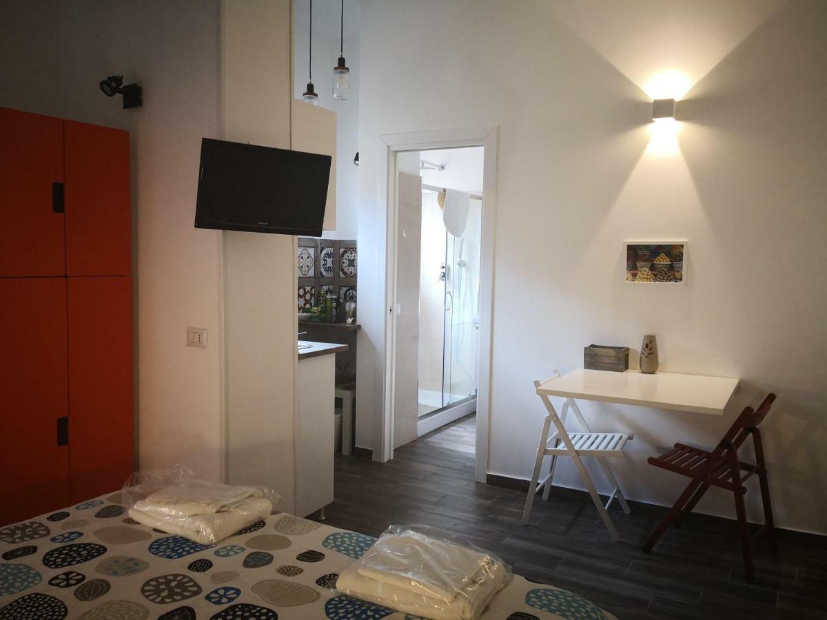 Mina'S Place Napoli Esterno foto